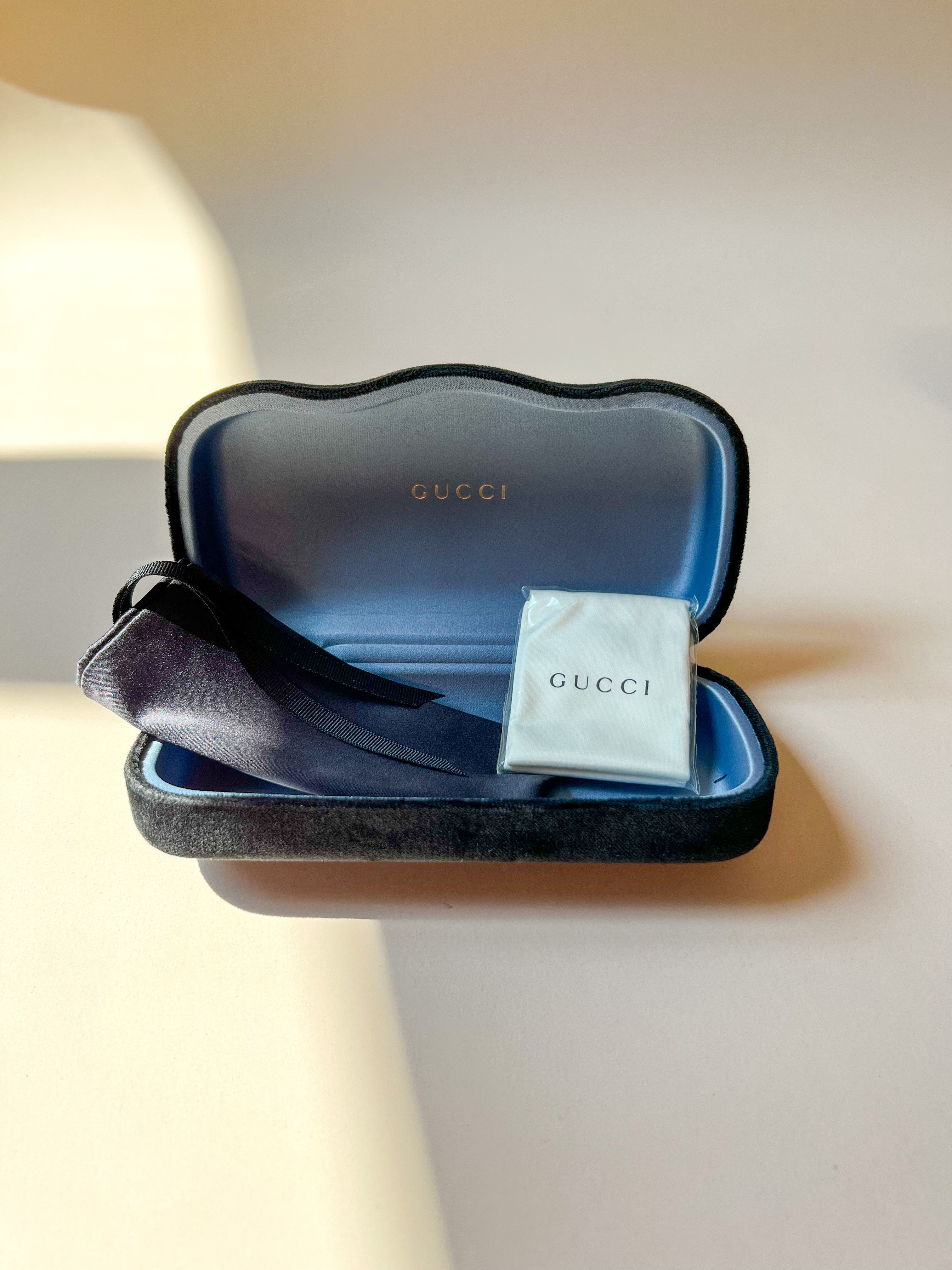 Gucci shops Schlüssel Etui hellblau